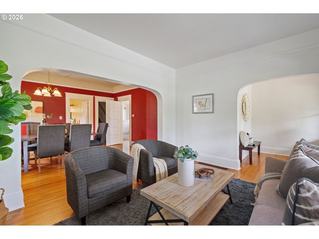 6635 Ne MALLORY Ave, Portland, OR 97211