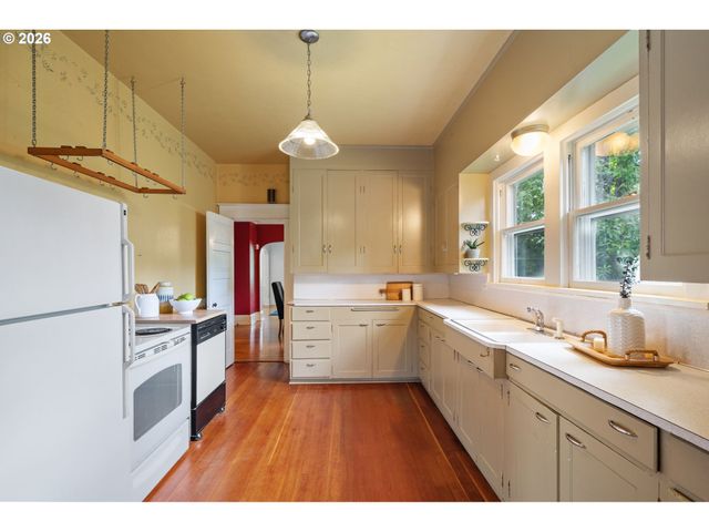 6635 Ne MALLORY Ave, Portland, OR 97211