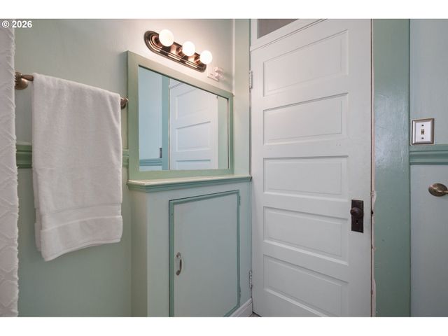 6635 Ne MALLORY Ave, Portland, OR 97211