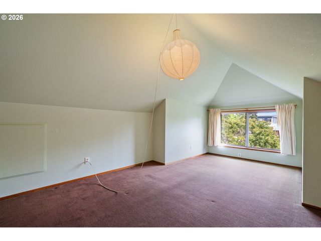 6635 Ne MALLORY Ave, Portland, OR 97211