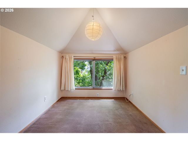 6635 Ne MALLORY Ave, Portland, OR 97211