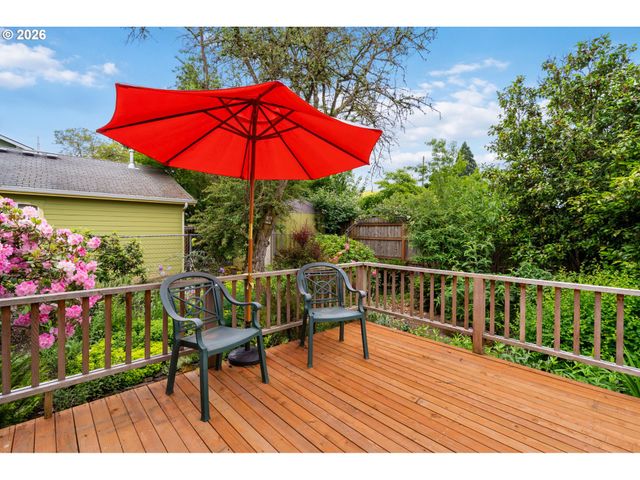 6635 Ne MALLORY Ave, Portland, OR 97211