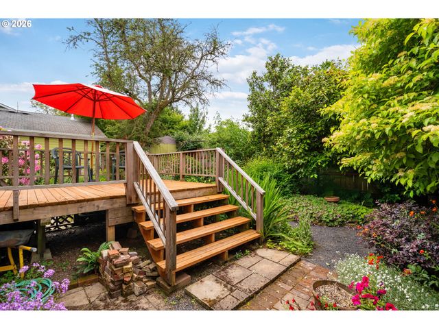 6635 Ne MALLORY Ave, Portland, OR 97211