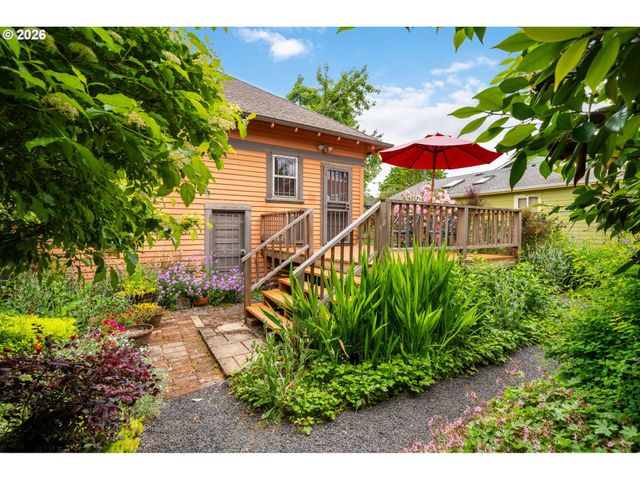 6635 Ne MALLORY Ave, Portland, OR 97211