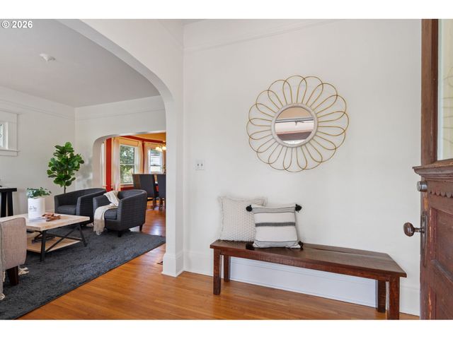 6635 Ne MALLORY Ave, Portland, OR 97211