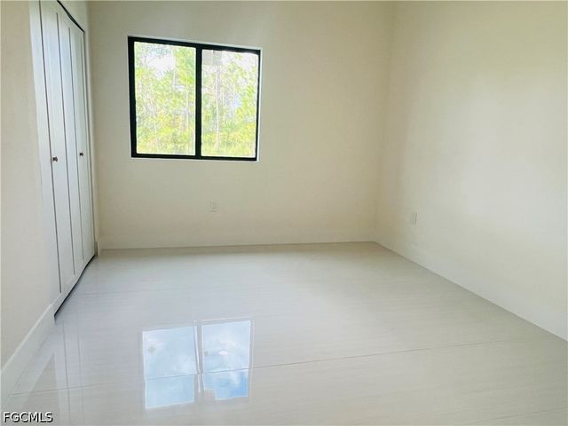 712 Bumby ST E, Lehigh Acres, FL 33974