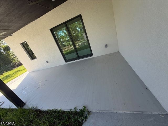 712 Bumby ST E, Lehigh Acres, FL 33974