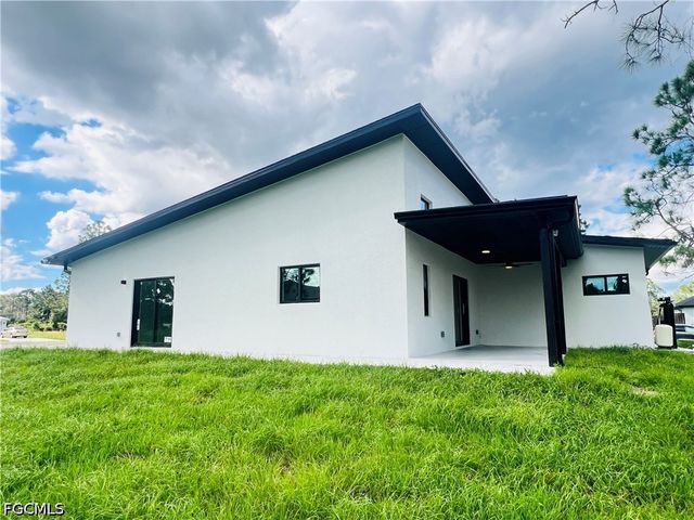 712 Bumby ST E, Lehigh Acres, FL 33974