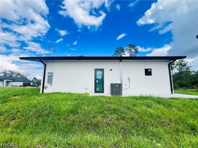 712 Bumby ST E, Lehigh Acres, FL 33974