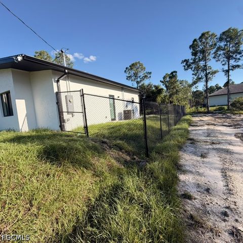 712 Bumby ST E, Lehigh Acres, FL 33974