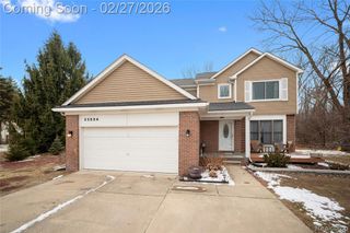 33594 Harlowshire Street, Farmington, MI 48335
