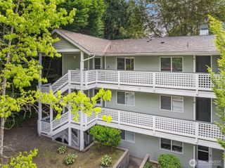 12323 NE 97th Street #M, Kirkland, WA 98033