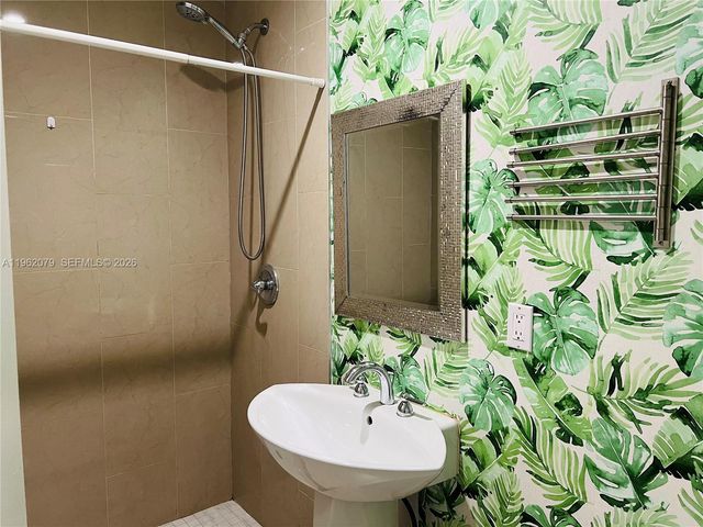 1536 Polk St 6, Hollywood, FL 33020