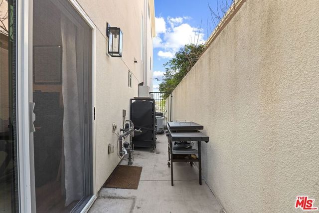 14665 W Sara Lane, Panorama City, CA 91402