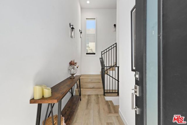 14665 W Sara Lane, Panorama City, CA 91402