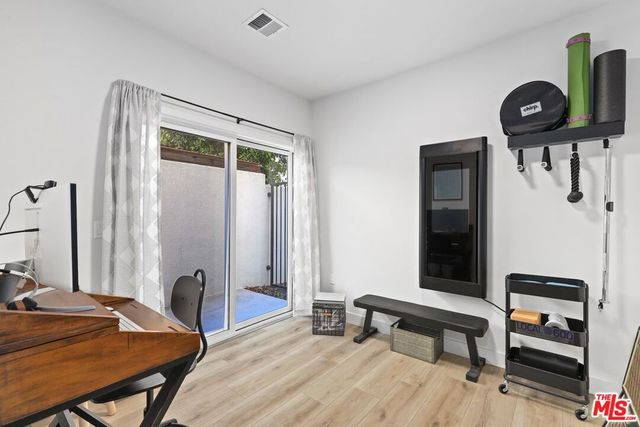 14665 W Sara Lane, Panorama City, CA 91402