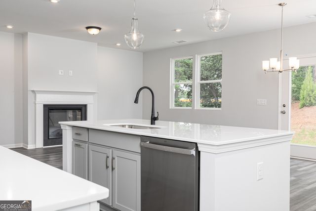 329 Cavalier Lane SE, Acworth, GA 30102