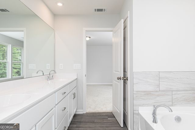 329 Cavalier Lane SE, Acworth, GA 30102