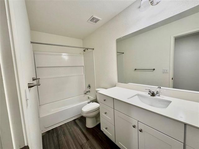 102 Gemsbok RD, Hutto, TX 78634