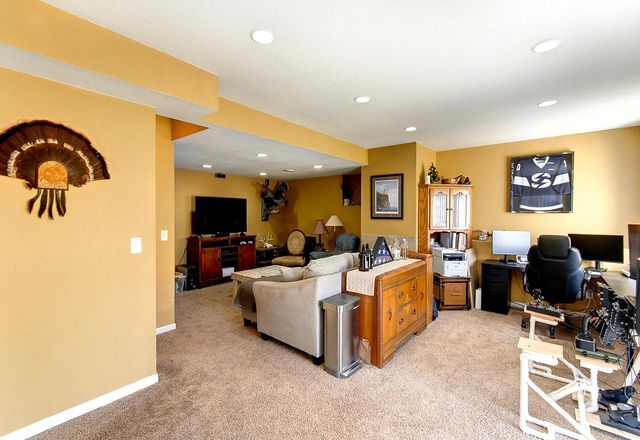 502 Springwheat Drive, Dundas, MN 55019