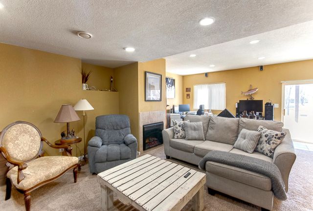 502 Springwheat Drive, Dundas, MN 55019