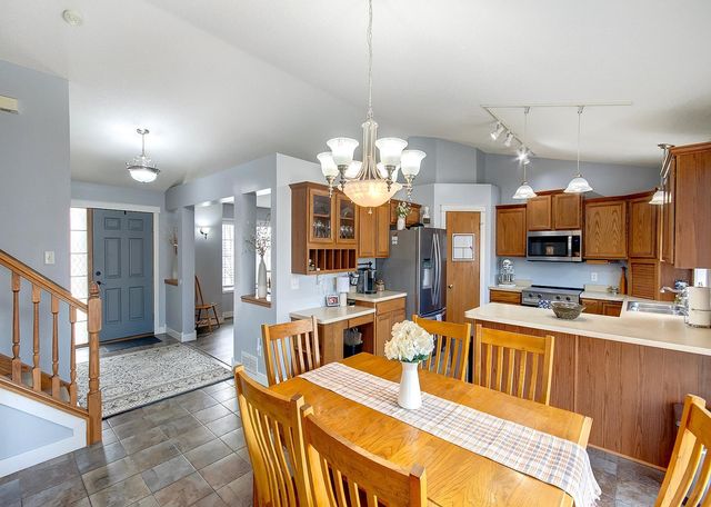 502 Springwheat Drive, Dundas, MN 55019