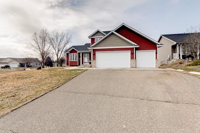 502 Springwheat Drive, Dundas, MN 55019