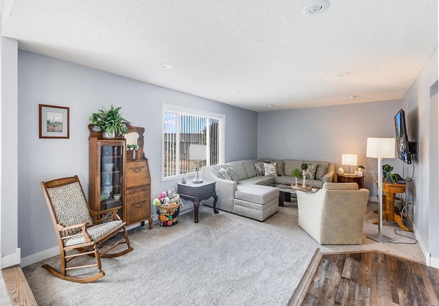 502 Springwheat Drive, Dundas, MN 55019