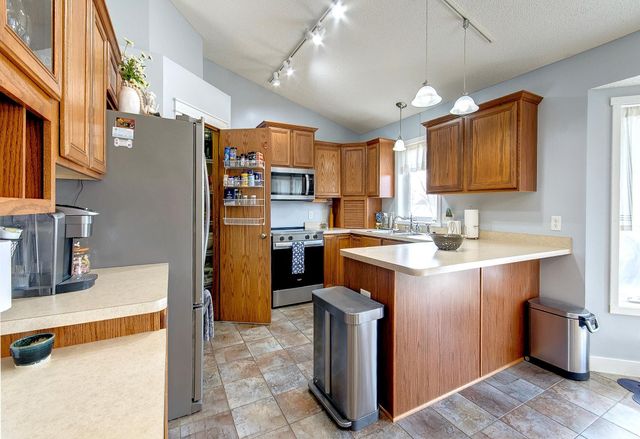 502 Springwheat Drive, Dundas, MN 55019