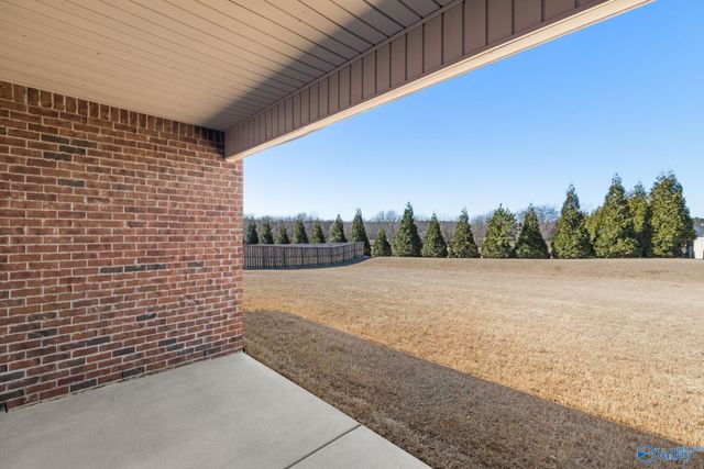 6608 Shearleaf Road NW, Huntsville, AL 35806