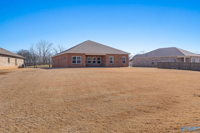 6608 Shearleaf Road NW, Huntsville, AL 35806