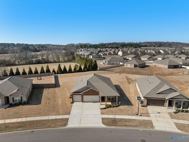 6608 Shearleaf Road NW, Huntsville, AL 35806