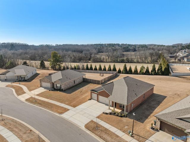 6608 Shearleaf Road NW, Huntsville, AL 35806