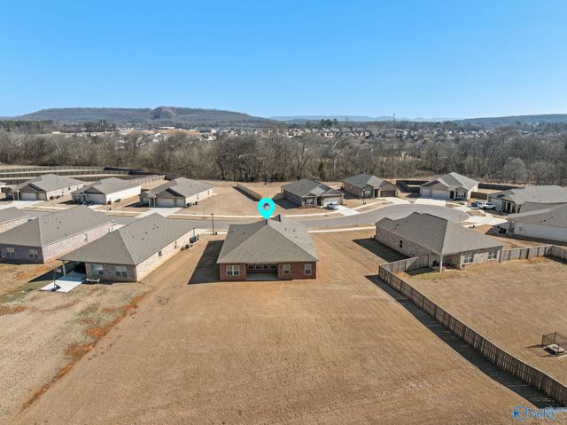 6608 Shearleaf Road NW, Huntsville, AL 35806