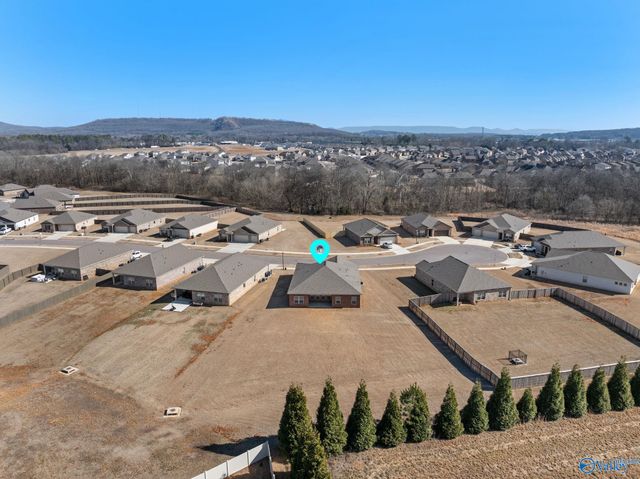 6608 Shearleaf Road NW, Huntsville, AL 35806