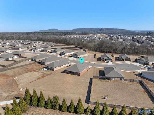 6608 Shearleaf Road NW, Huntsville, AL 35806