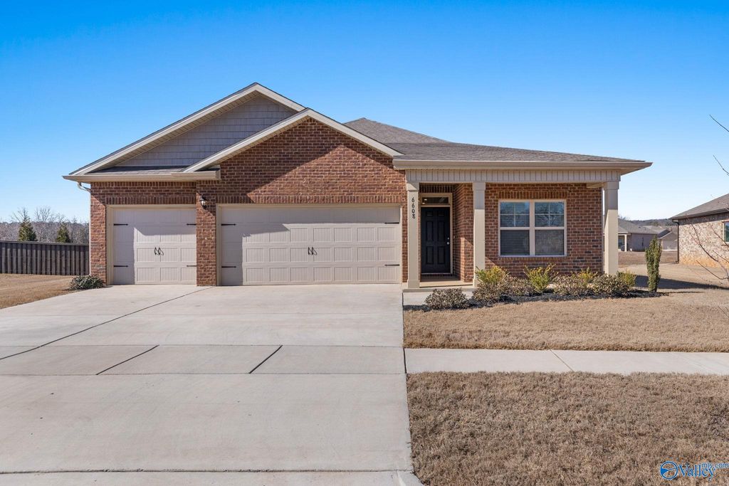 6608 Shearleaf Road NW, Huntsville, AL 35806