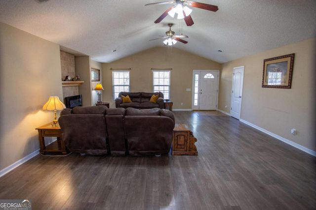 1351 Old Screven Road, Jesup, GA 31545