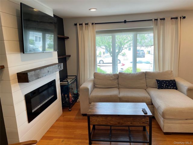36 34th Street, Copiague, NY 11726