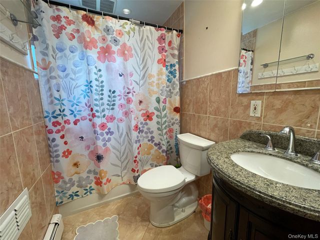 36 34th Street, Copiague, NY 11726