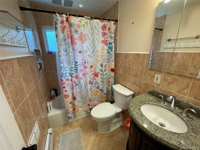 36 34th Street, Copiague, NY 11726