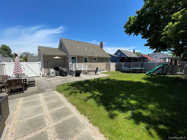 36 34th Street, Copiague, NY 11726