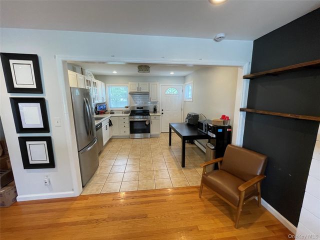 36 34th Street, Copiague, NY 11726