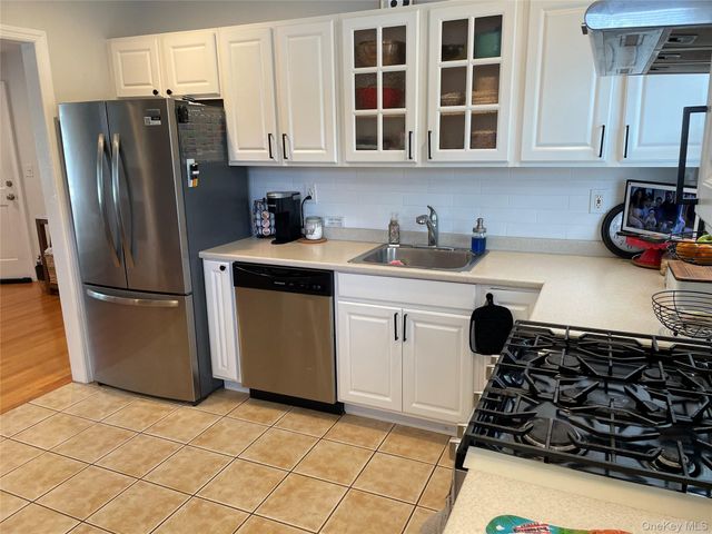 36 34th Street, Copiague, NY 11726