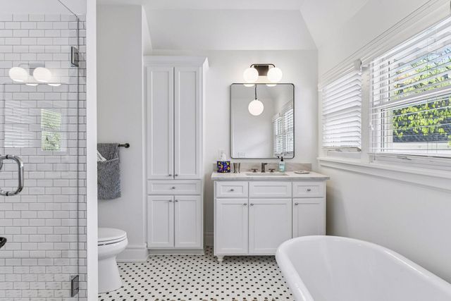 2442 Lafayette Road, Wayzata, MN 55391