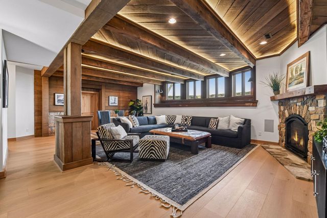 2442 Lafayette Road, Wayzata, MN 55391