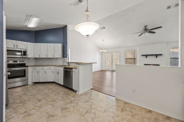 2713 Harvest Lake Drive, Irving, TX 75060