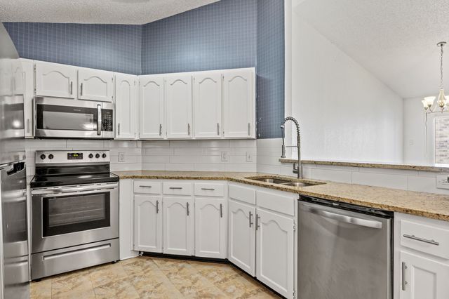 2713 Harvest Lake Drive, Irving, TX 75060