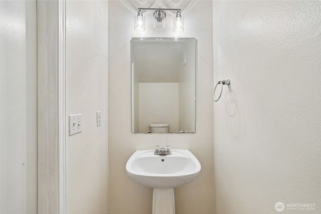 7625 Rushmore Way NE, Lacey, WA 98516