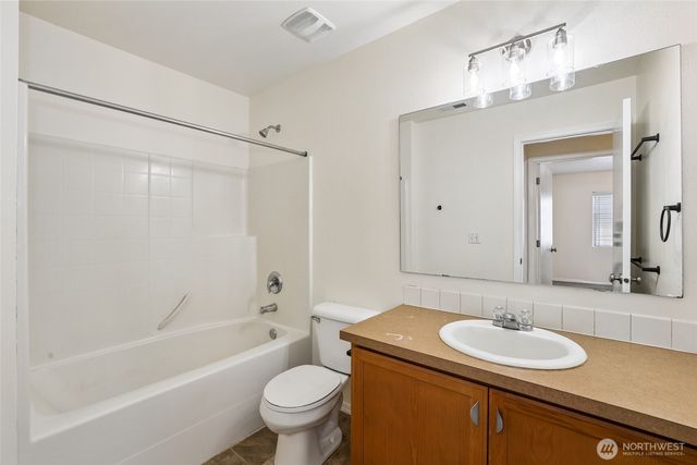 7625 Rushmore Way NE, Lacey, WA 98516
